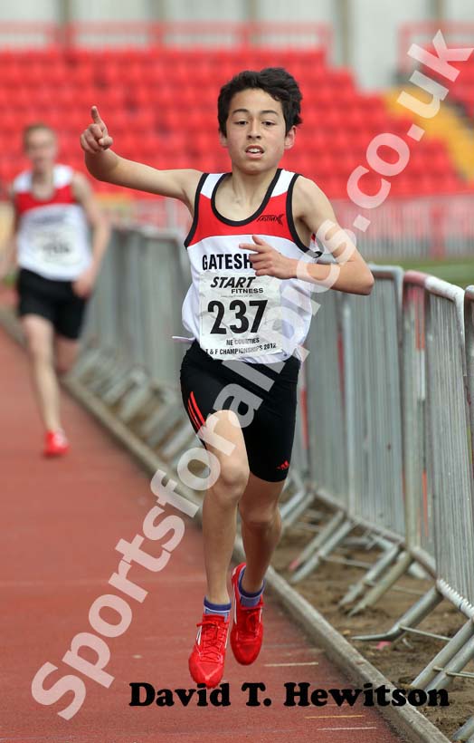 Markim Lonsdale wins the Undere-15 1500 metes, 2012 North Eastern Championships.
